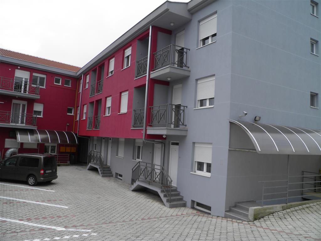 B&B Zmajevo Gnezdo 021 Sremska Kamenica Buitenkant foto