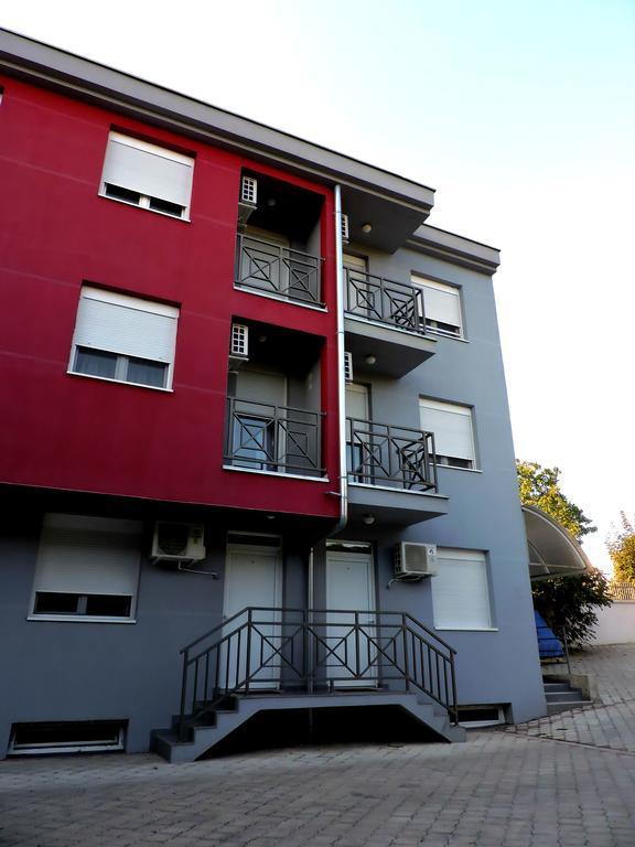 B&B Zmajevo Gnezdo 021 Sremska Kamenica Buitenkant foto