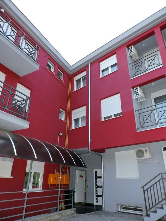 B&B Zmajevo Gnezdo 021 Sremska Kamenica Buitenkant foto