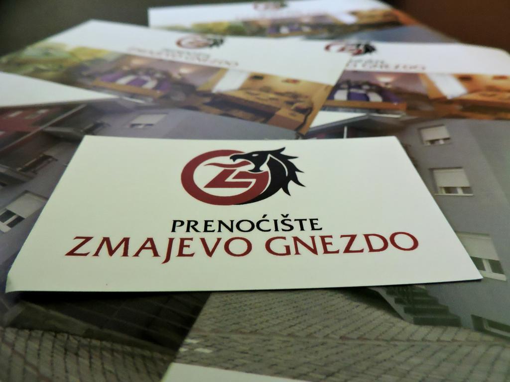 B&B Zmajevo Gnezdo 021 Sremska Kamenica Buitenkant foto